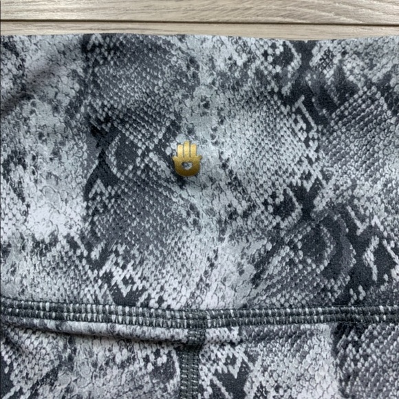 SPIRITUAL GANGSTER Essential High-rise Snake Print Leggings In Tonal Snake - Picture 7 of 12